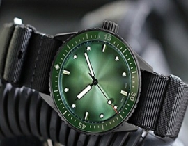 杭州劳力士腕表里面有水珠